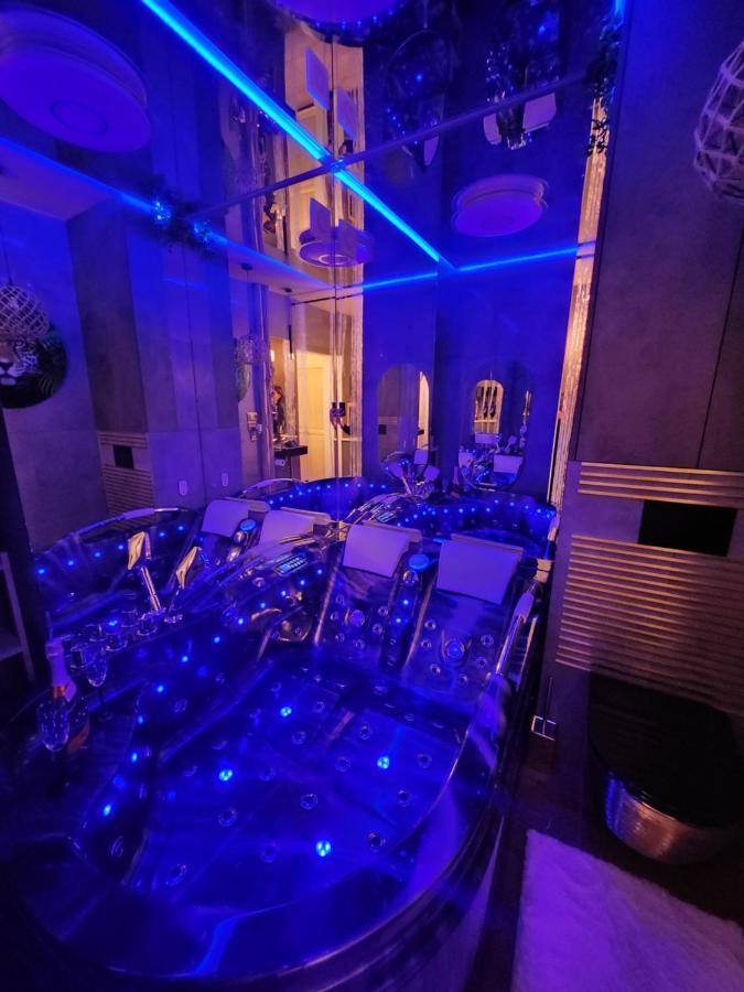 Warszawa Wola Wyjatkowe Studio Z Jacuzzi, Sauna I Fotelem Do Masazu - Exceptional Studio In Warsaw With Jacuzzi, Sauna And Massage Chair Exterior foto